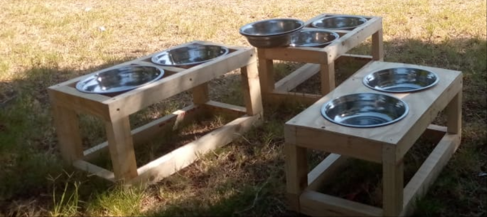 Raised Pet Feeders (small)