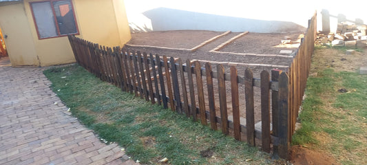 Wooden Picket Garden Fencing