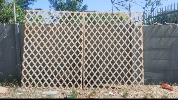 Wooden Lattice Panel (Diamond)