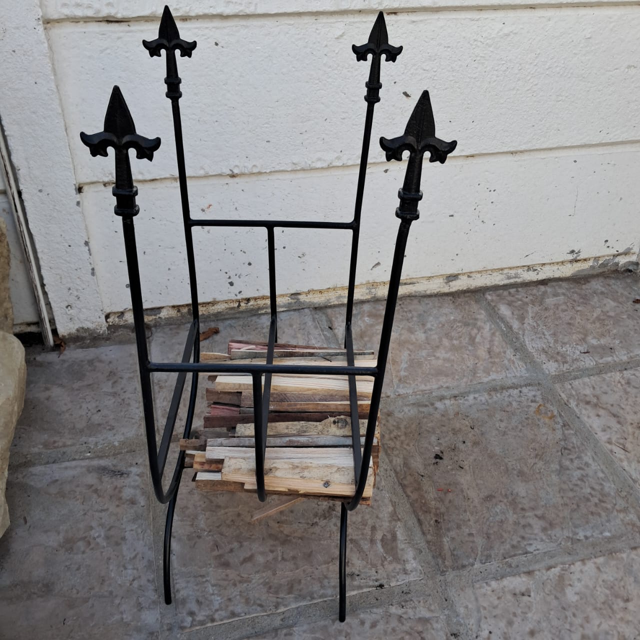 Wood Storage Castor Iron Stand