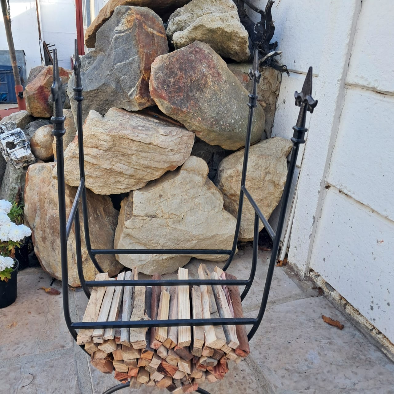 Wood Storage Castor Iron Stand