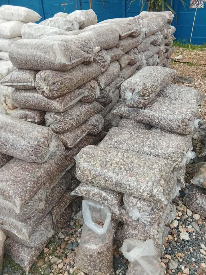 Pebble Stone Brown 30kg Bag