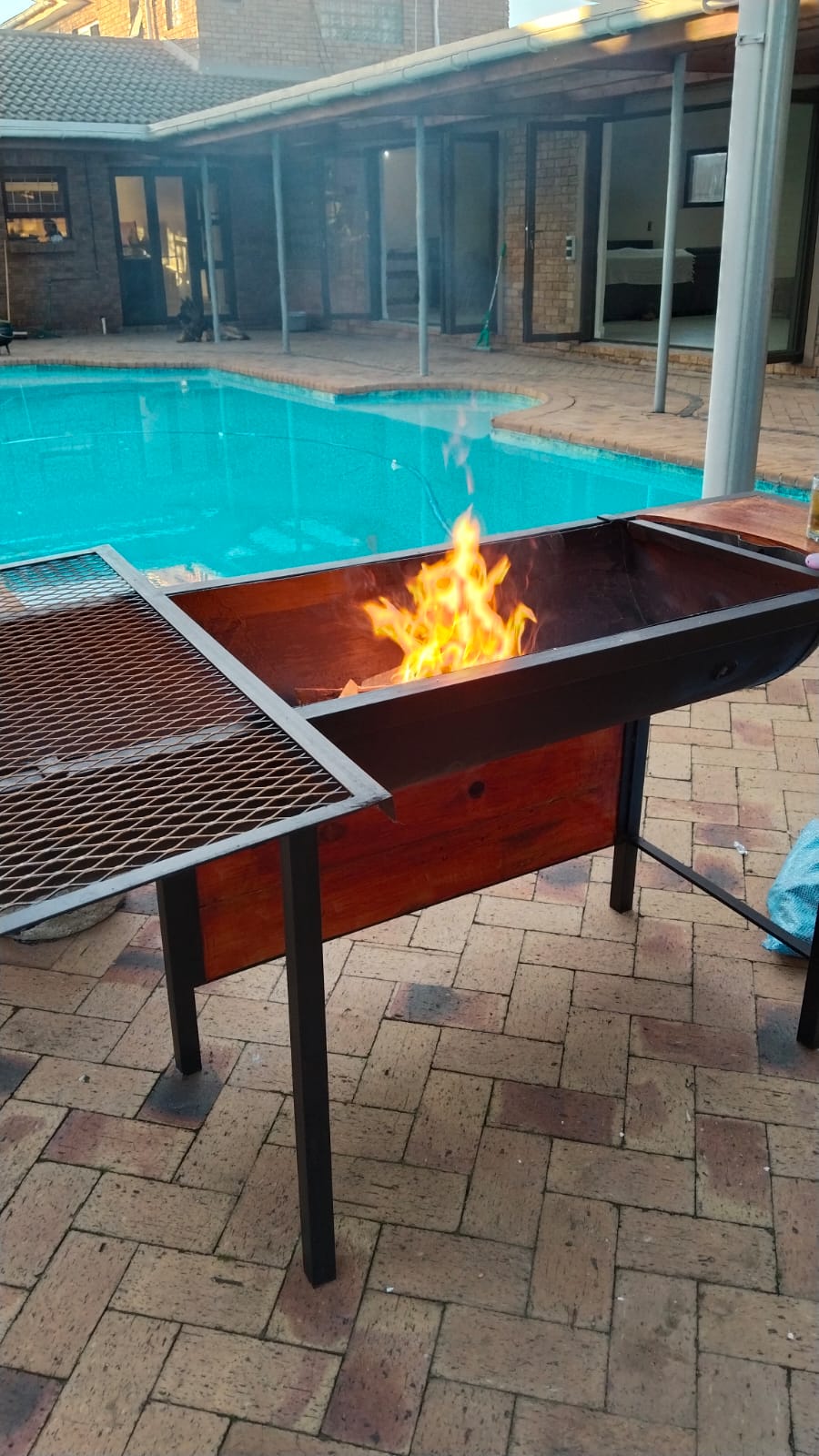 Portable Braai (Steel & Wood)